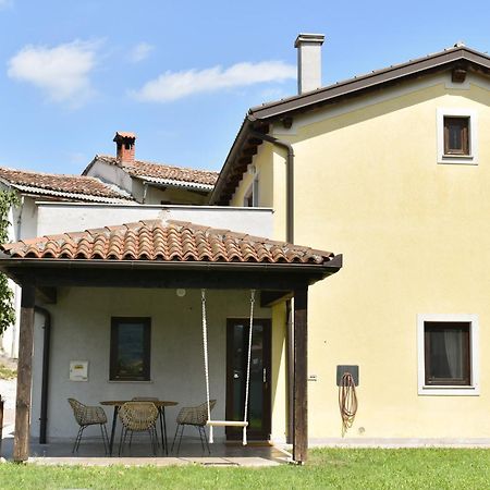 Small House In Vipava Valley Ngoại thất bức ảnh