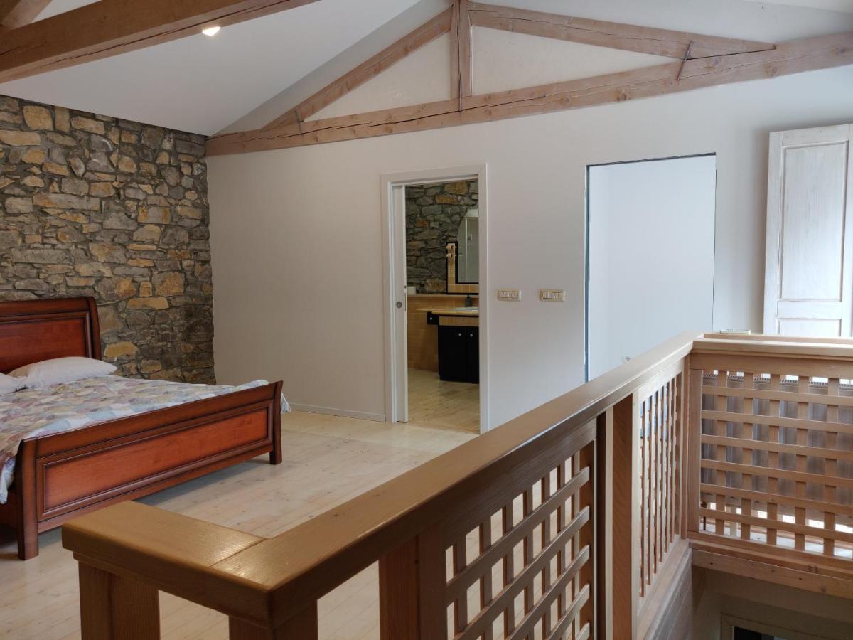 Small House In Vipava Valley Ngoại thất bức ảnh